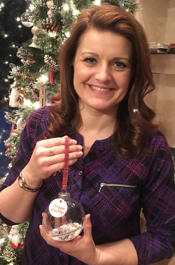 Robyn Shares Her DIY Ornament!